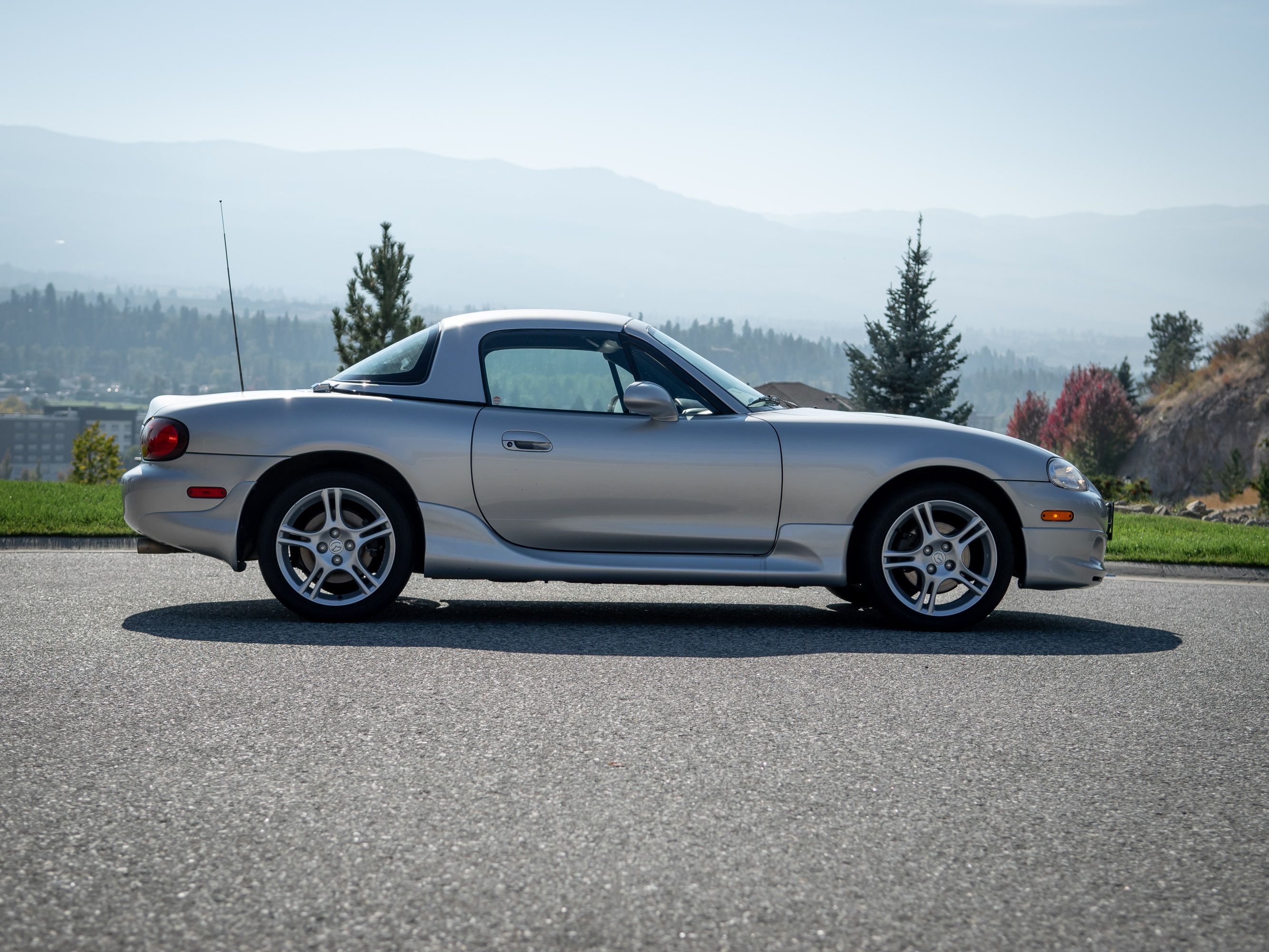 Pre-Owned 2004 Mazda MX-5 Miata GT Rear Wheel Drive 2 Door Convertible