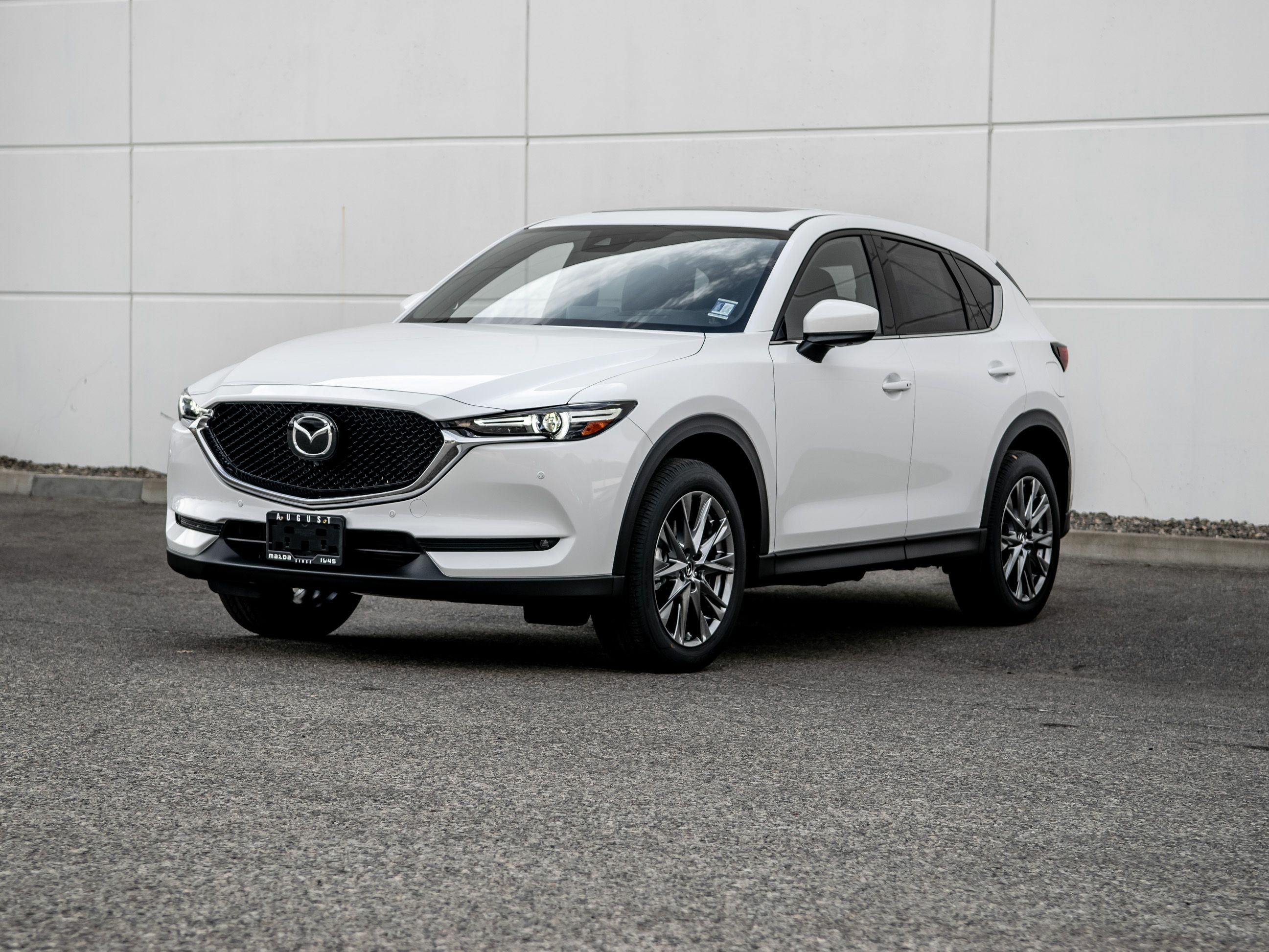 New 2021 Mazda CX5 Signature With Navigation & AWD